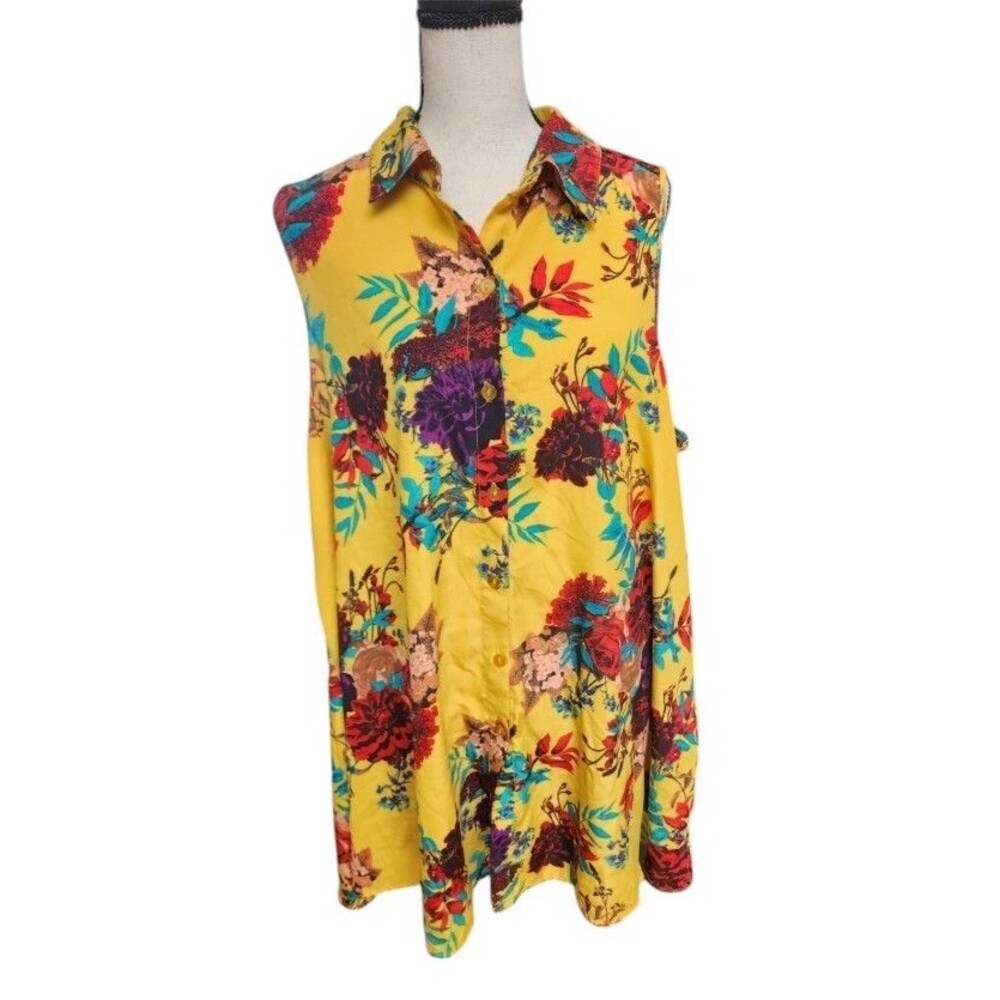 Unique Spectrum Size 2X Sleeveless Flowy Tunic Button Front Floral